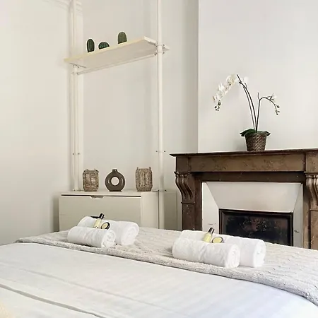 Chic And Spacious Flat In Montmartre Parijs Buitenkant foto
